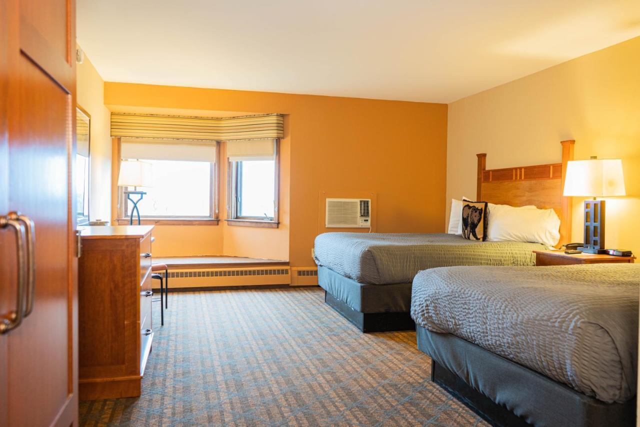 Deluxe Queen Room Two Queen Beds